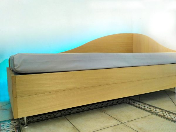 Divano Letto a castello New Dormeuse Bed retroilluminata a LED sulla tonalità blu